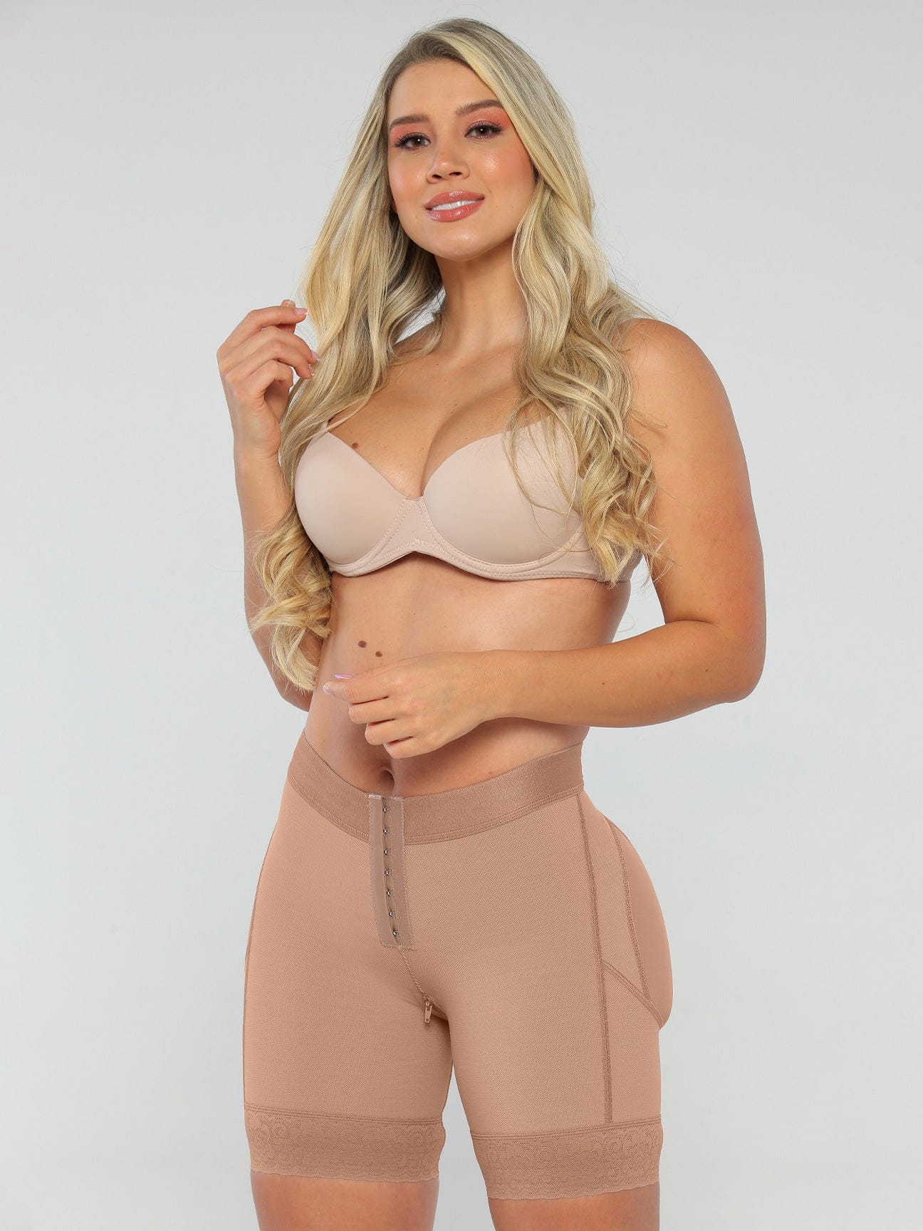 Sculpting Round Lift Shorts with Hooks NS005 - Image 4