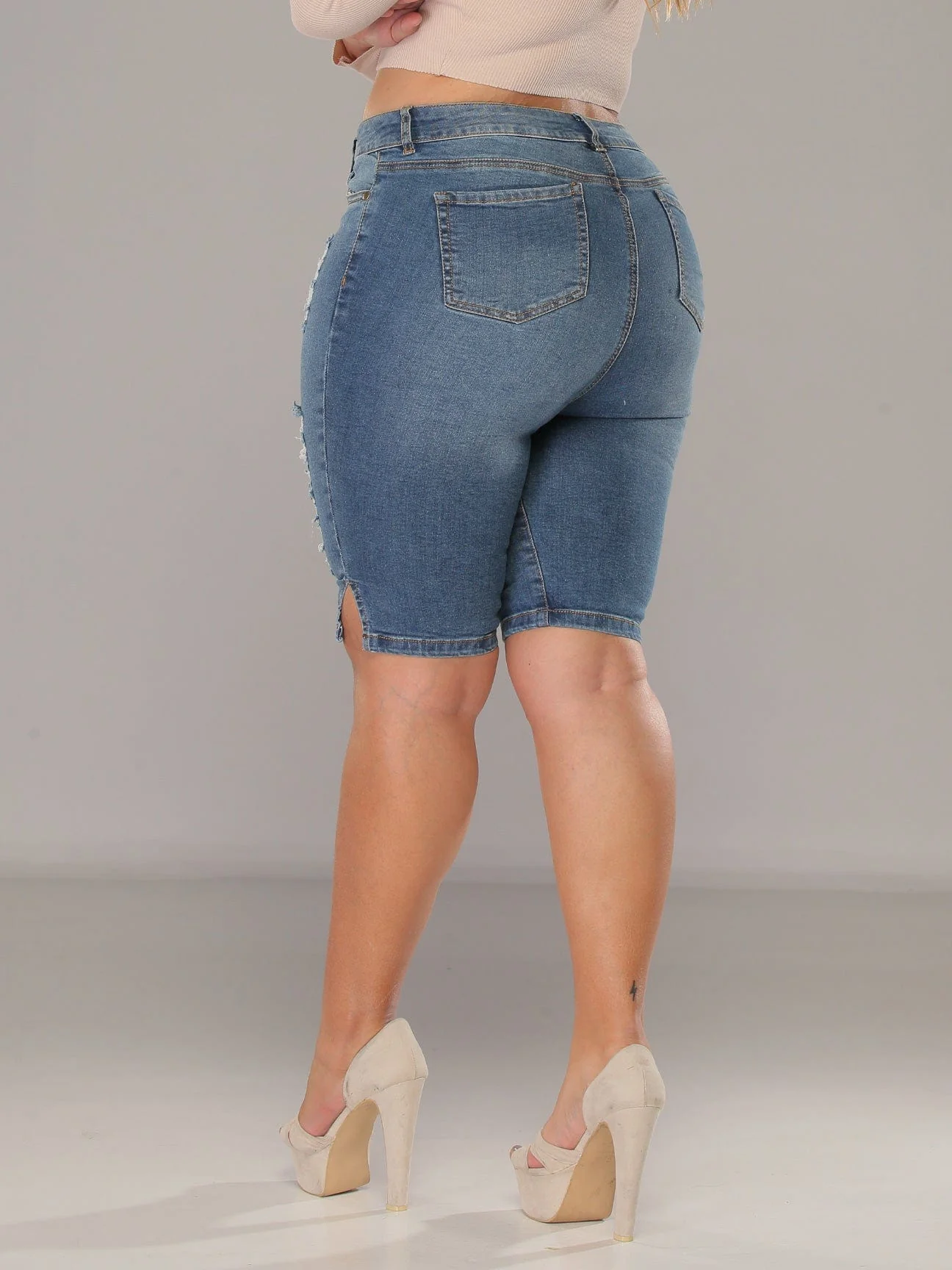 Stephanie Butt Lift Jean Capri 14179 - Image 10